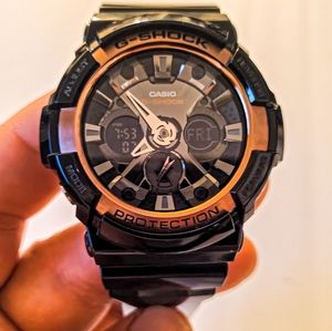 NEW! Casio G-Shock GA-200RG-1A Gloss Black / Rose Gold XL NEW BATTERY